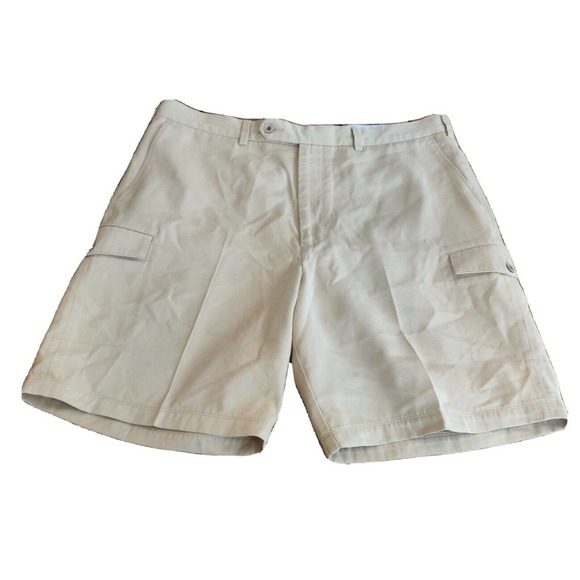 Tommy Bahama Men's Chino Shorts Size 38 Tan Cargo Pockets Flat Front.